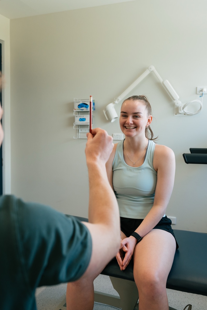 Eye movement screening with a physiotherapist