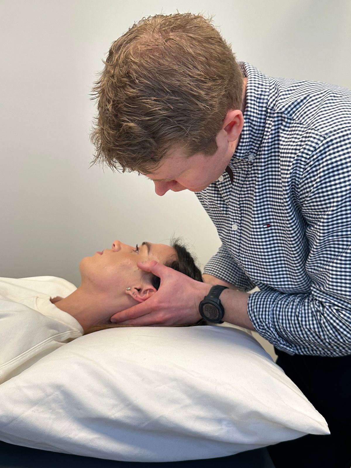 Cervical manual therapy with a physiotherapist